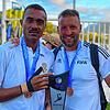 Ausgezeichnet: Fidschis Beachsoccer-Team holte die Bronzemedaille der Ozeanien-Meisterschaften. Timo Jankowski (rechts) freut sich mit ...