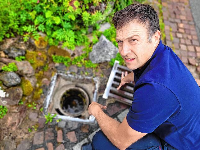 In Öhningen gibt es rund 1000 Abwasserschächte. Das Leeren der Schächte sei keine Aufgabe der Feuerwehr, sagt Gesamtkommandant Thomas ...
