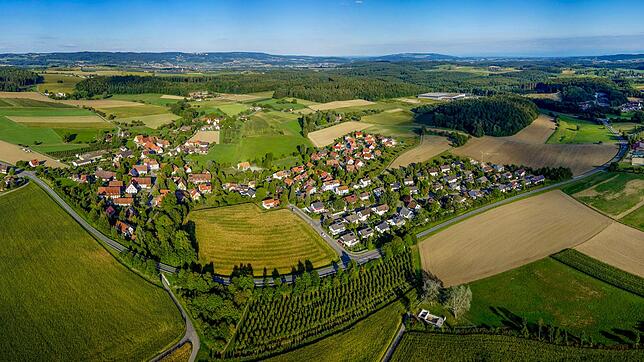 Landwirte und Bürgermeister diskutieren über den Flächenverbrauch in der Region.