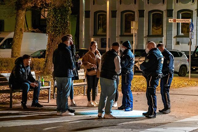 In der Paradiesgasse überprüft das Ordnungsamt vereinzelt die Einhaltung der Jugendschutzgesetze.