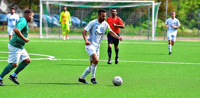 Bild 4: FC Zell besiegt den SV Blau-Weiß Murg mit 2:0 – und wir haben Bilder!