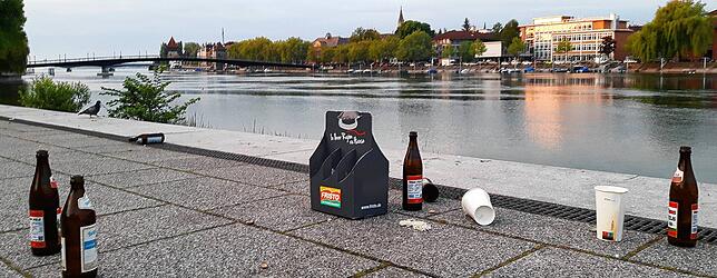 Bild 13: Der Morgen danach: Müll, Müll und nochmals Müll am Konstanzer Ufer