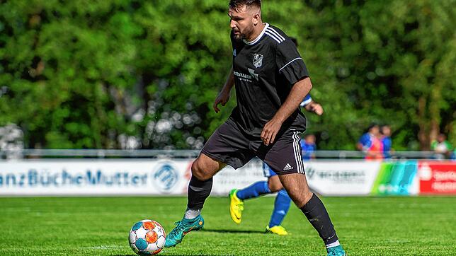 Er trifft: Bujar Halili erzielte den Ausgleich zum 1:1 des SV 08 Laufenburg beim SV Kirchzarten. Später hatte er sogar den Siegtreffer ...