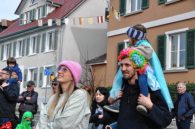 Bild 17: Beste Einblicke zum Narrenbaumsetzen in Markdorf – so feiert die Stadt!