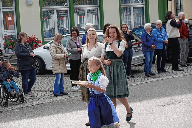 Bild 24: Erntedankfestumzug in Görwihl: Danke! Für die gute Ernte und für das schöne Wetter