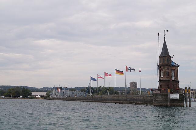 Bild 3: Wer das Feuerwerk beim Konstanzer Seenachtfest auf dem Boot erleben will, muss sich an diese Regeln halten