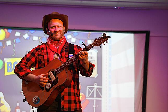 Bild 3: Zirkusfestival beim Sportlerball in Rietheim