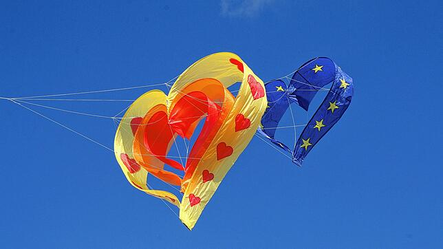 Bild : 11.Familien-Drachenfest in Rickenbach-Hütten: Es ist alles so schön bunt hier in Rickenbach