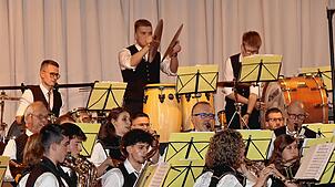 Das Orchester des Musikvereins Unterkirnach entführt seine Zuhörer beim Jahreskonzert in die Welt der Filmmusik. Bilder: Cornelia Putschbach