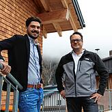 Bürgermeister Stefan Bischof (rechts) und Mathias Klocker vom Tourismusbüro in Damüls