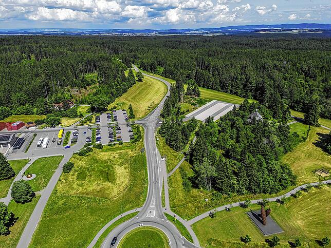 Entlang der Straße von Rothaus in Richtung Bonndorf sollen im Gemeindewald Grafenhausen (rechte Straßenseite) fünf bis sieben ...