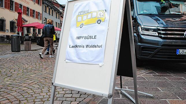 Das Impfbüsle des Landkreises Waldshut machte am 6. Oktober Station in der Waldshuter Kaiserstraße.