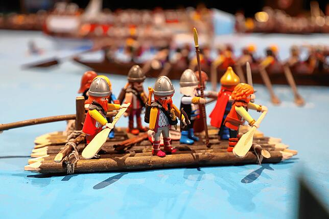 Bild 4: Als sich Kelten und Römer zur Seeschlacht trafen: In Konstanz wird dieser Teil der Geschichte des Bodensees mit Playmobil-Figuren nachgestellt