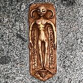 Im Herbst 2018 war er plötzlich da: Der Alien am Pfeiler der alten Rheinbrücke.
