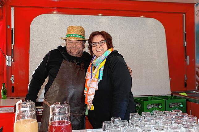 Bild 11: Zum Wohl! Diese Konstanzer sind beim Suserfest 2024 dabei