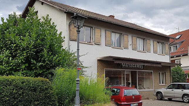 Noch steht die alte Metzgerei in der Kirchbergstraße. Doch der Gemeinderat von Öhningen beauftragte die Verwaltung mit der Ausschreibung ...