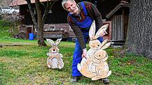Fritz Wöhrle bringt mit seiner Kunst kleine und große Passanten in der Löwenstraße zum Staunen.