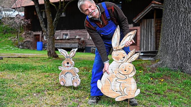 Fritz Wöhrle bringt mit seiner Kunst kleine und große Passanten in der Löwenstraße zum Staunen.
