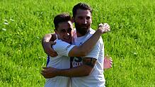 Kantersieg: Bruno Golic (links) steuerte zum 8:0 des FC Erzingen gegen die SG FC Wehr/Brennet zwei Tore bei und Vassilios Dimitriadis ...