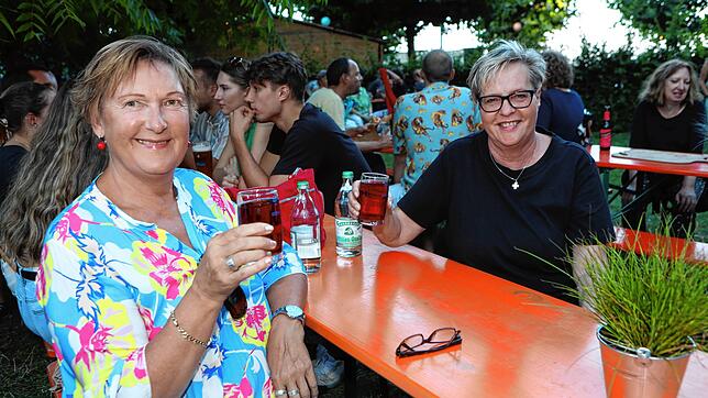 Bild 3: Beim Stadtgartenfest treffen sich die Konstanzer. Alle Fotos vom ersten Abend