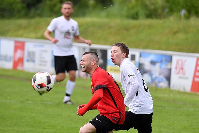Bild 2: FSV Rheinfelden feiert Pflichtsieg gegen Schlusslicht FC Emmendingen – und wir haben die Bilder