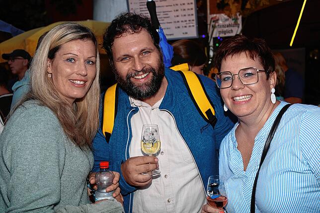 Bild 39: Beim Konstanzer Weinfest 2025 steigt schon am Eröffnungsabend die Stimmung - Die schönsten Bilder