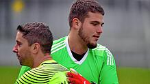 Gut gemacht: Manuel Berger (vorn) sprang beim SV Buch für Jannik Strittmatter als Torwart ein. Youngster Simon Eckert aus der ...