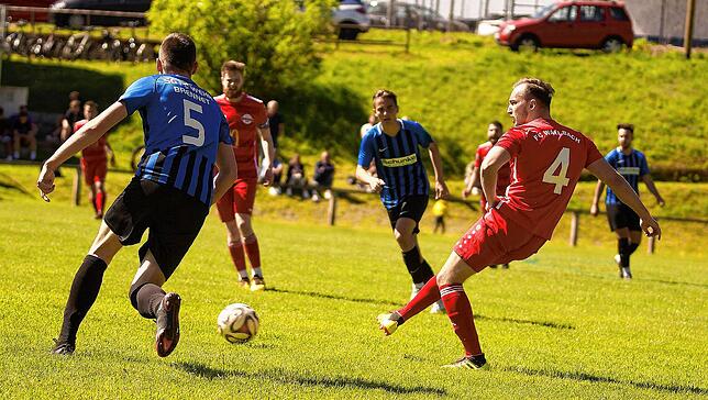Bild 5: SG FC Wehr/Brennet und FC Wallbach der trennen sich im Derby ohne Tore &ndash; aber wir haben Bilder!
