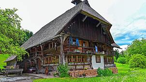 Schwarzwaldidyll. Der denkmalgeschützte Röthenlochhof in Unterkirnach wird 350 Jahre alt. Das wird vom 5. bis 14. September mit einem ...