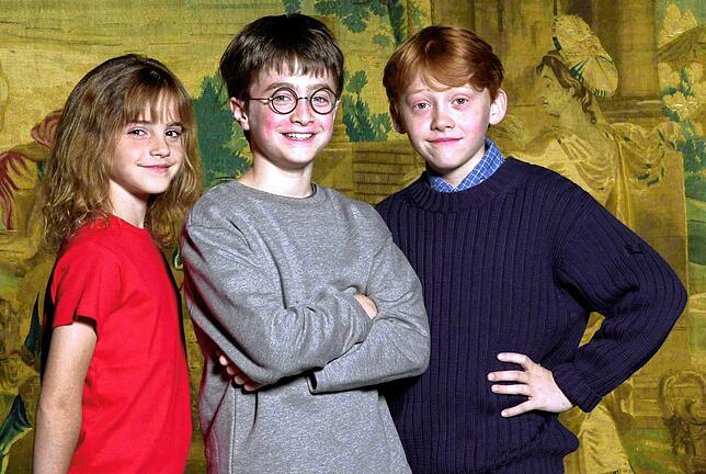 Dieses Bild ist 25 Jahre alt: Emma Watson (spielte Hermine Granger), Daniel Radcliffe (Harry Potter) und Rupert Grint (Ron Wesley) waren ...