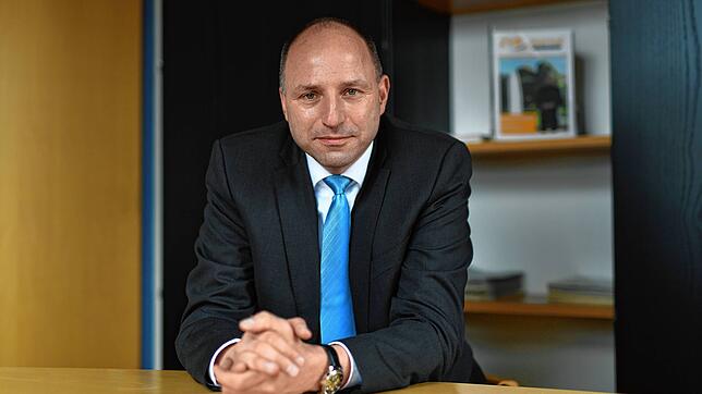 Geschäftsführer Gregor Gülpen hat schlechte Nachrichten. Bild: Oliver Bauer