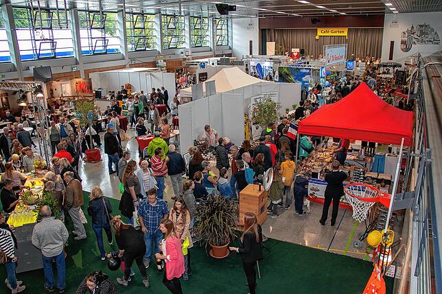 Bereits am ersten Tag war die Messe am Hochrhein, hier die Tiengener Stadthalle, bestens besucht.