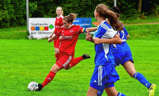 Bild 36: Fußballerinnen des SV Niederhof startet mit deutlichem 11:0-Derbysieg gegen die SG Hotzenwald in die neue Landesliga-Saison
