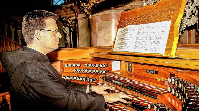 Pater Landelin Fuß spielt auf der Beuroner Orgel am Samstagabend ein Konzert.