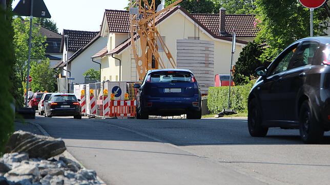 Bereits im Juni vergangenen Jahres hatte es wegen Baustellensperrungen im Schießstattweg ein Verkehrschaos gegeben. Nun sorgen erneut ...