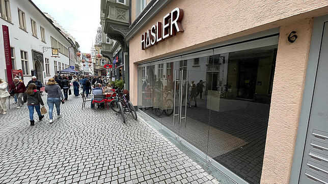 Auch in der Rosgartenstraße klafft mit der Schließung dieses Schuhgeschäfts eine Lücke.