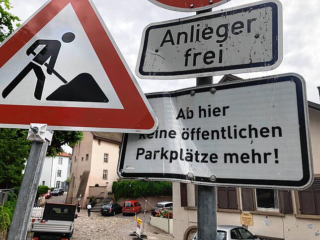 Parkplätze gibt es rund um die Waldshuter Bernhalde nur für Inhaber eines Parkausweises.