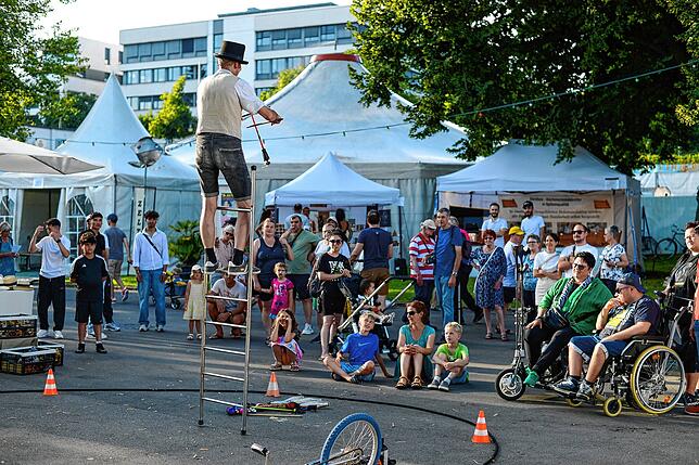Bild 20: Kulturufer in Friedrichshafen: Buntes Treiben am Tag (Teil 1)