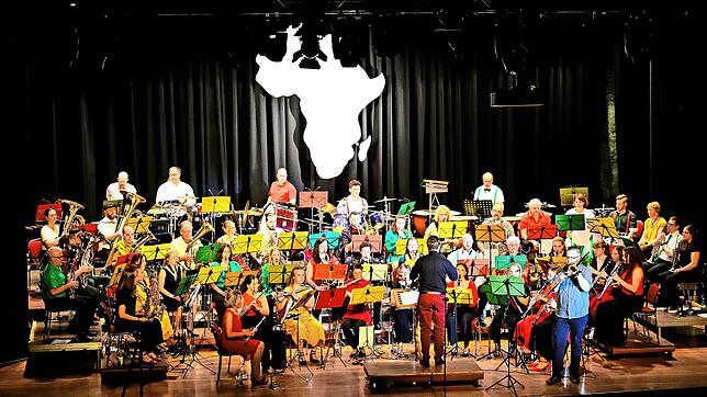 Ein großartiges, motiviertes Orchester – und dazu mit Norman Ramsteiner ein toller Solist: die Stadt- und Kurkapelle Triberg bietet bei ...