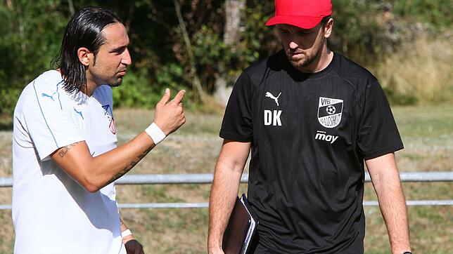 Matchplan gesucht: Der neue Trainer Danijel Kovacevic (rechts) und sein spielender Co-Trainer stehen mit dem VfB Waldshut beim FC ...
