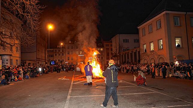 Bild 13: Mit der Fasnachtsverbrennung endet die fünfte Jahreszeit in Konstanz