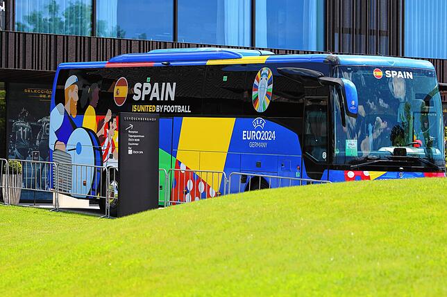Bild 20: Die Spanier sind in Donaueschingen angekommen. Unsere Bildergalerie vom ersten EM-Tag auf der Baar!