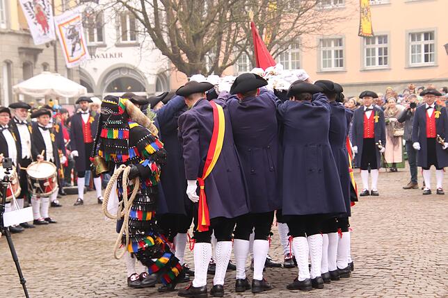 Bild 8: Schwerttanz beim Narrentag: In Bildern und Videos zum Nacherleben