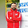 Von wegen Fußball-Opa: Marco Lohr (39) steht beim Bezirksligisten SV Jestetten seinen Mann und spielte mit dem SÜDKURIER die ...