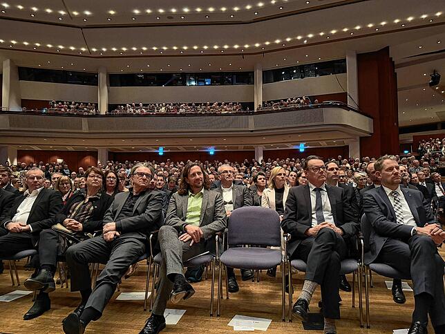 Bild 12: Begeisterung beim Jahresempfang Friedrichshafen