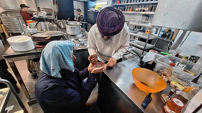 Bild 13: Indische Restaurant-Segnung durch einen Sikh-Priester in Konstanz: Wir haben die Bilder