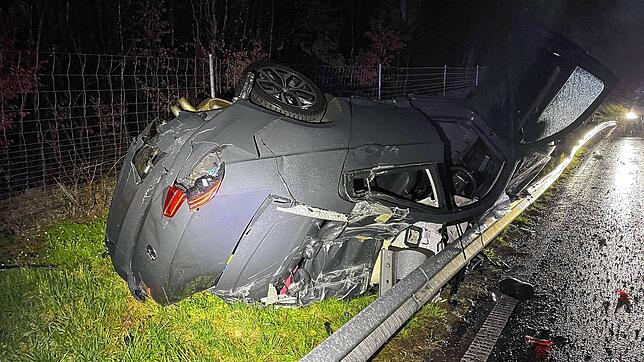 Bei einem Überholmanöver auf nasser Fahrbahn kollidierte ein alkoholisierter Autofahrer auf der A1 mit einem anderen Wagen. Dieser wurde ...