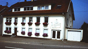 Im Wohnhaus an der Betenbrunner Straße startete Adi Hummel 1948 seine kleine Schreinerei.