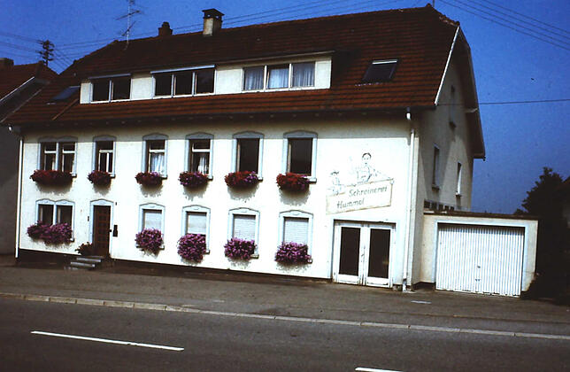 Im Wohnhaus an der Betenbrunner Straße startete Adi Hummel 1948 seine kleine Schreinerei.