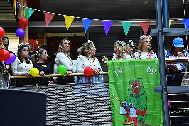 Bild 28: Fasnacht 2025: Hexen rollten im Villinger Landratsamt den roten Teppich aus - Die schönsten Bilder!